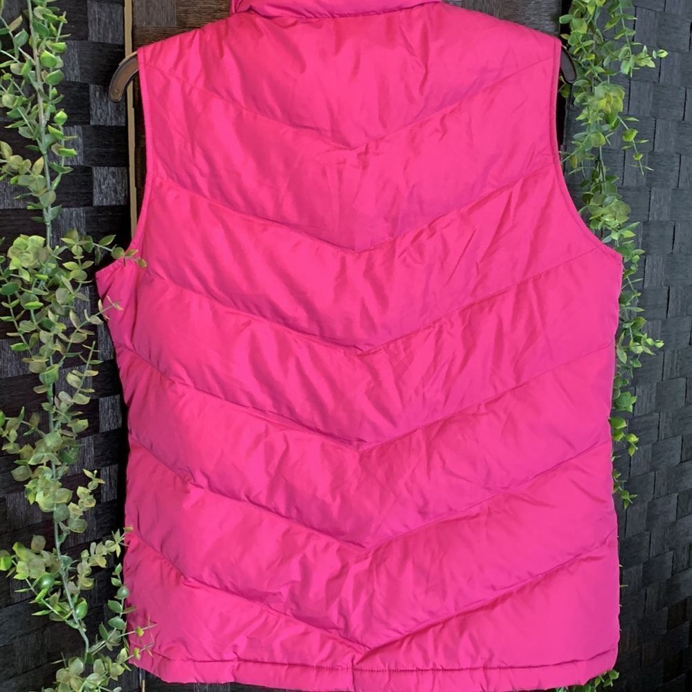 Lions and size small sleeveless pocketed vest.  NWOT & 80% down in 20% feathers - Picture 2 of 6
